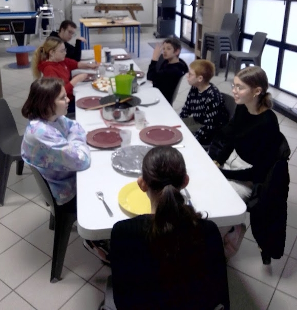 Photo d'un atelier avec des jeunes